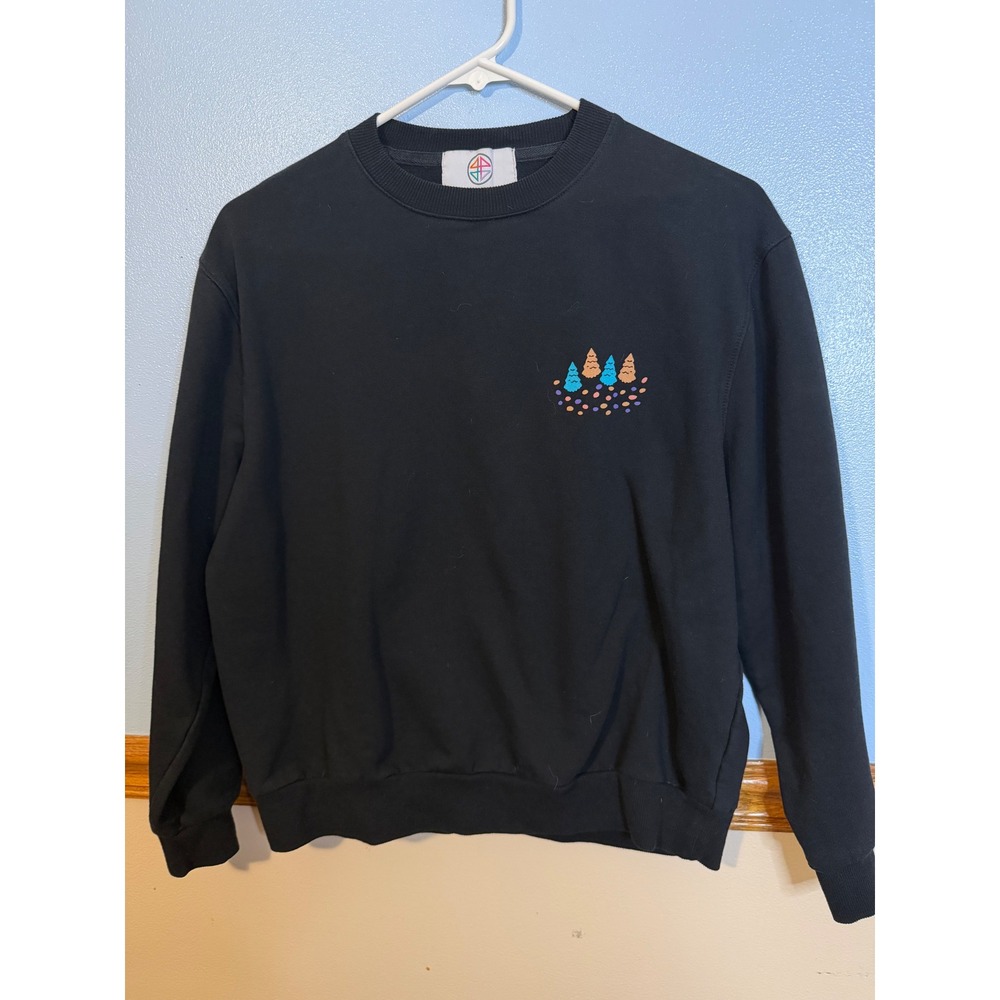 44 Degrees North A Breath of Fresh Air Graphic Black Crewneck Sweatshirt Small